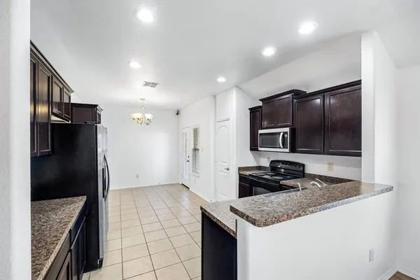 $285,000 | 608 West Grove Circle, Anna, TX 75409