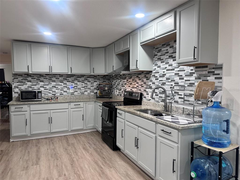 6606 Corbin Lane New Port Richey, FL 34653 - Photo 4 of 42