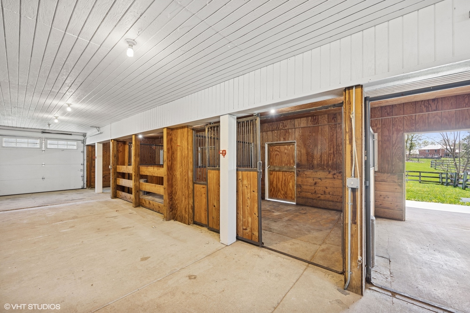 59 Ridge Road Barrington Hills, IL 60010 - Photo 34 of 44 a view of an empty room with glass door