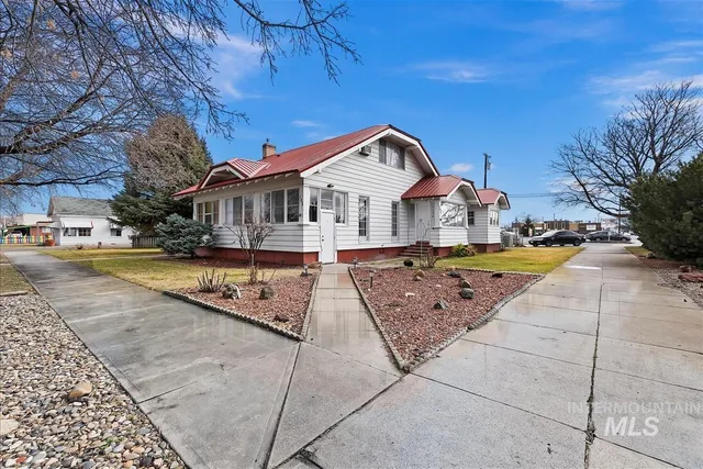 $389,000 | 192 Southwest 3rd Street, Ontario, OR 97914