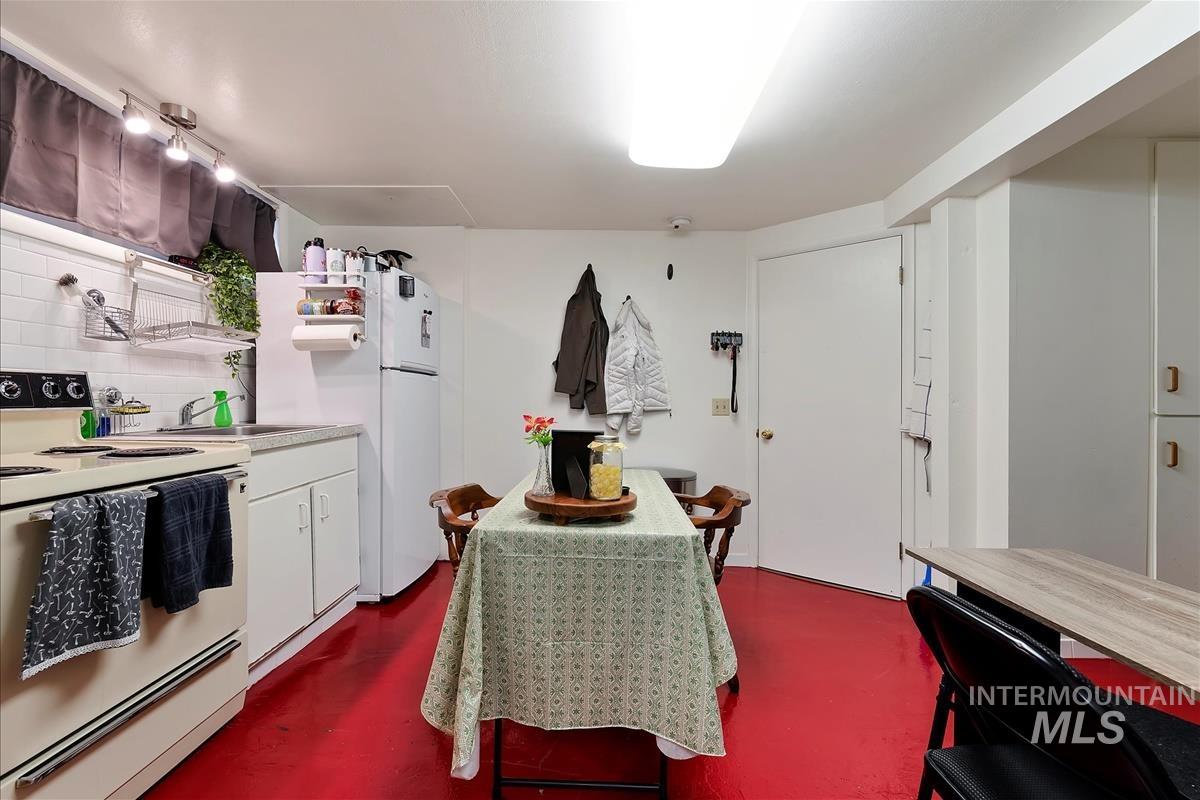 192 Southwest 3rd Street Ontario, OR 97914 - Photo 11 of 46