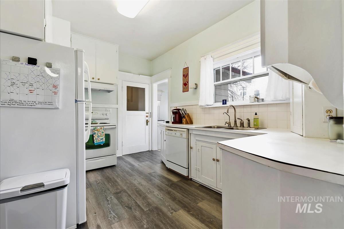 192 Southwest 3rd Street Ontario, OR 97914 - Photo 7 of 46