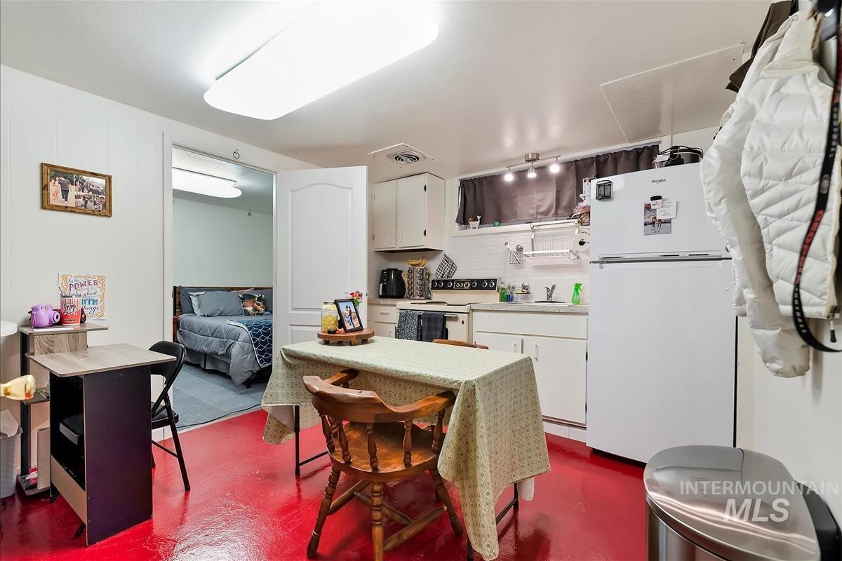 192 Southwest 3rd Street Ontario, OR 97914 - Photo 10 of 46