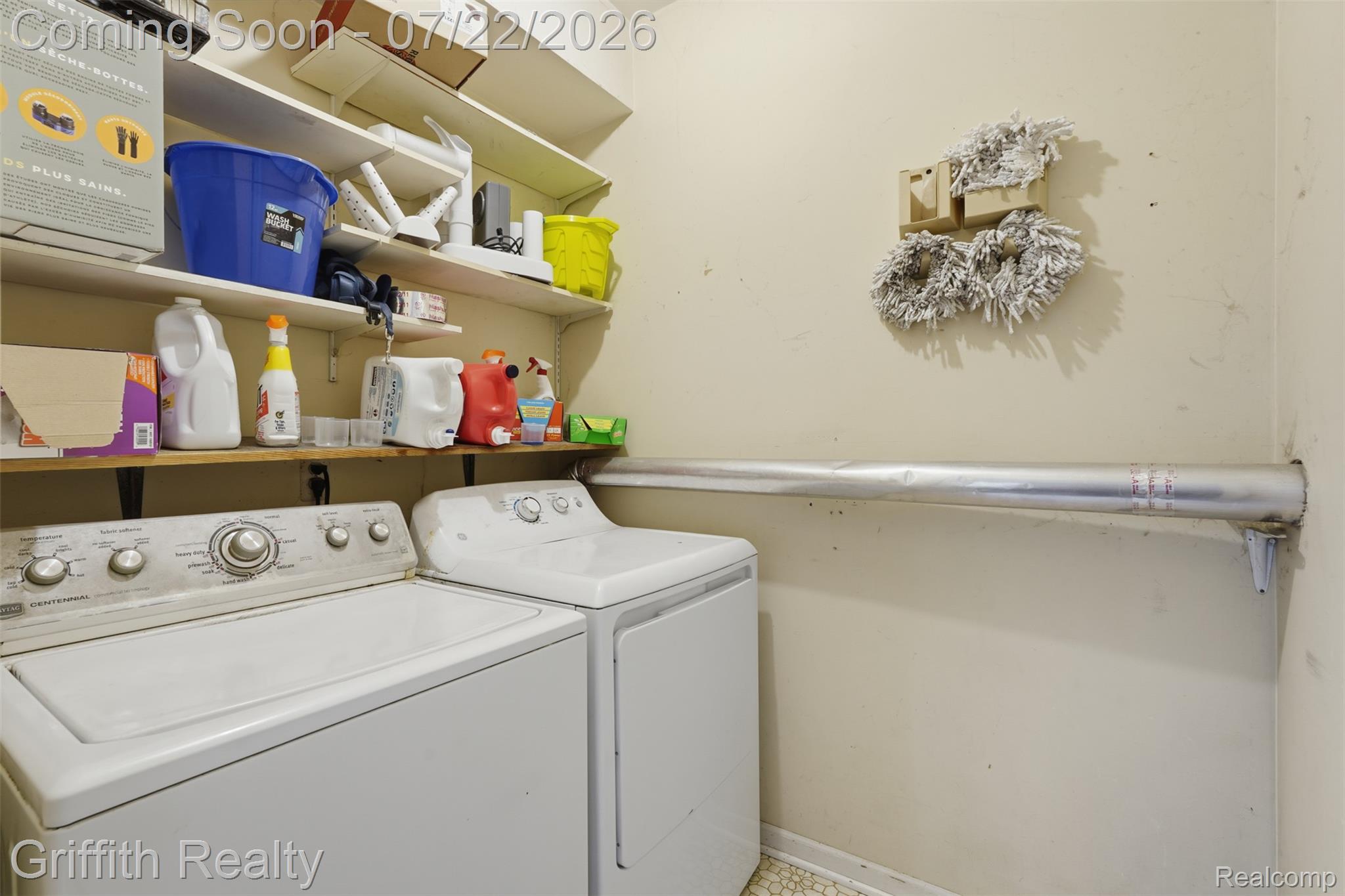 10591 Silver Lake Road Brighton, MI 48116 - Photo 16 of 39 Entry Level Laundry