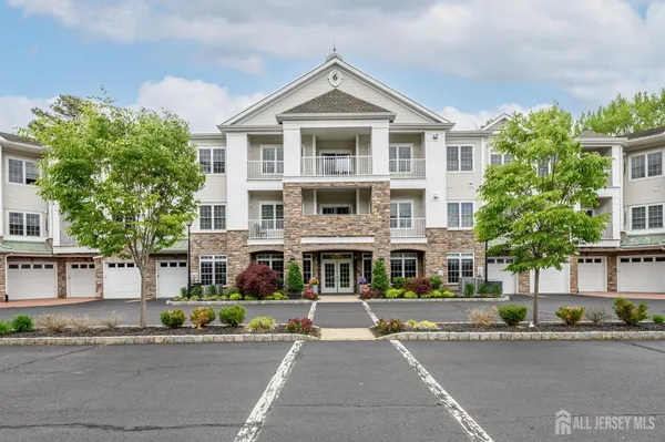 $575,000 | 6205 Falston Circle, Old Bridge, NJ 08857