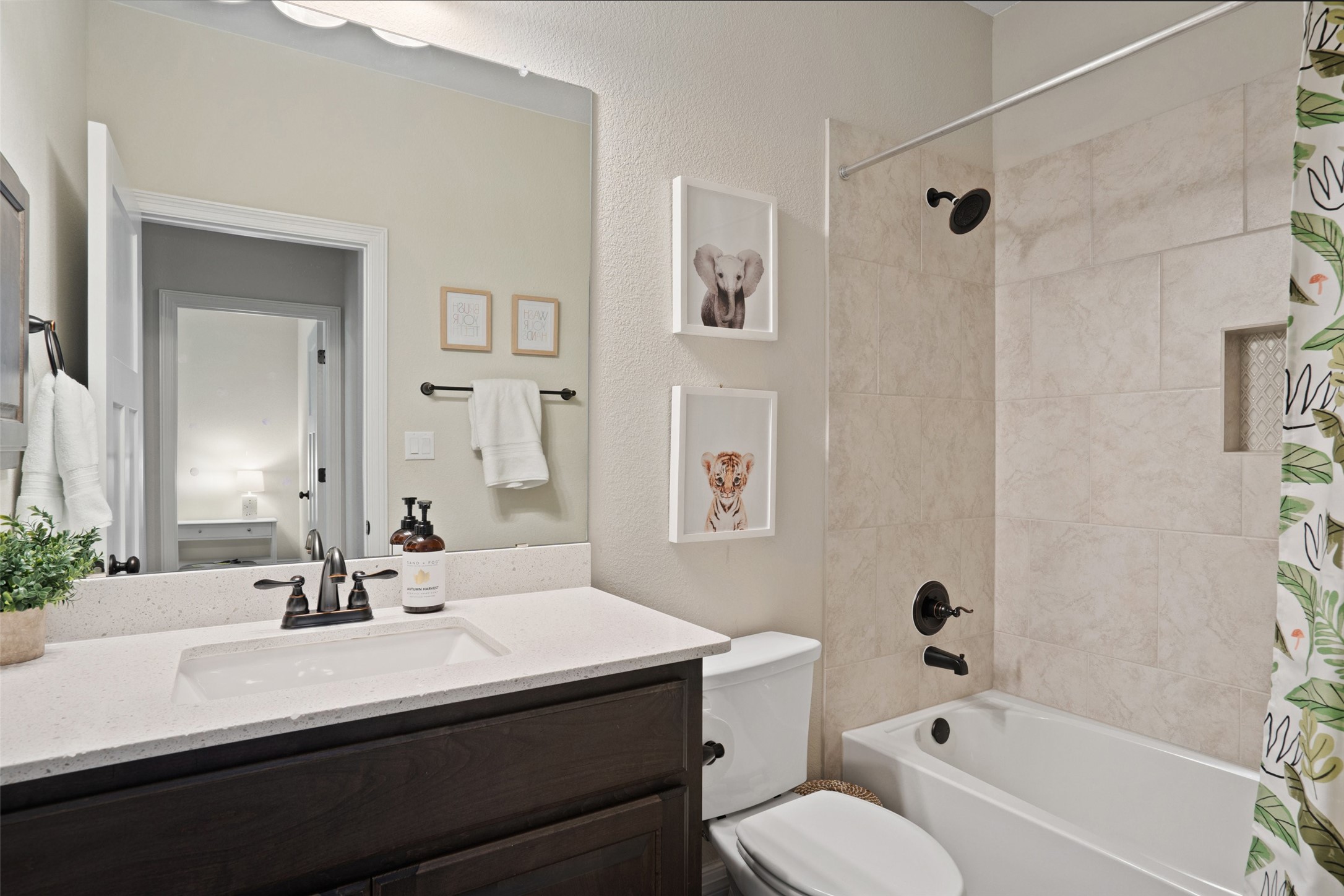 17805 Limestone Spring Lane Austin, TX 78738 - Photo 27 of 39 Bathroom #3