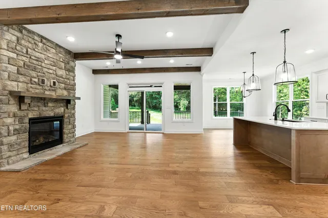 $799,900 | 142 Dudi Trail, Vonore, TN 37885