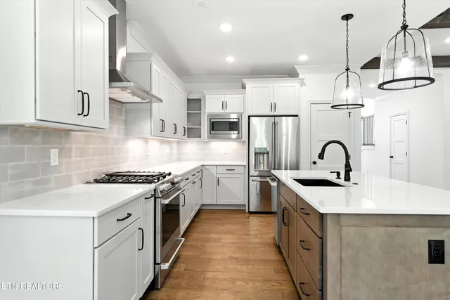 $799,900 | 142 Dudi Trail, Vonore, TN 37885