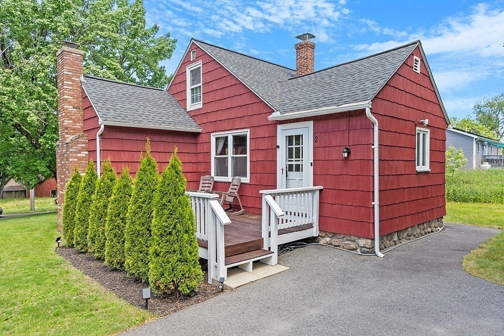2 Crest Avenue Worcester, MA 01607 - Photo 3 of 34 Gallery Image 3