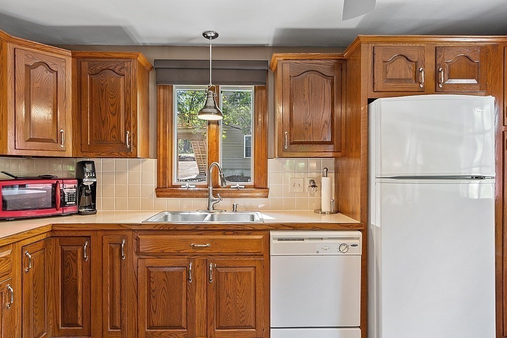 2 Crest Avenue Worcester, MA 01607 - Photo 10 of 34 Gallery Image 10
