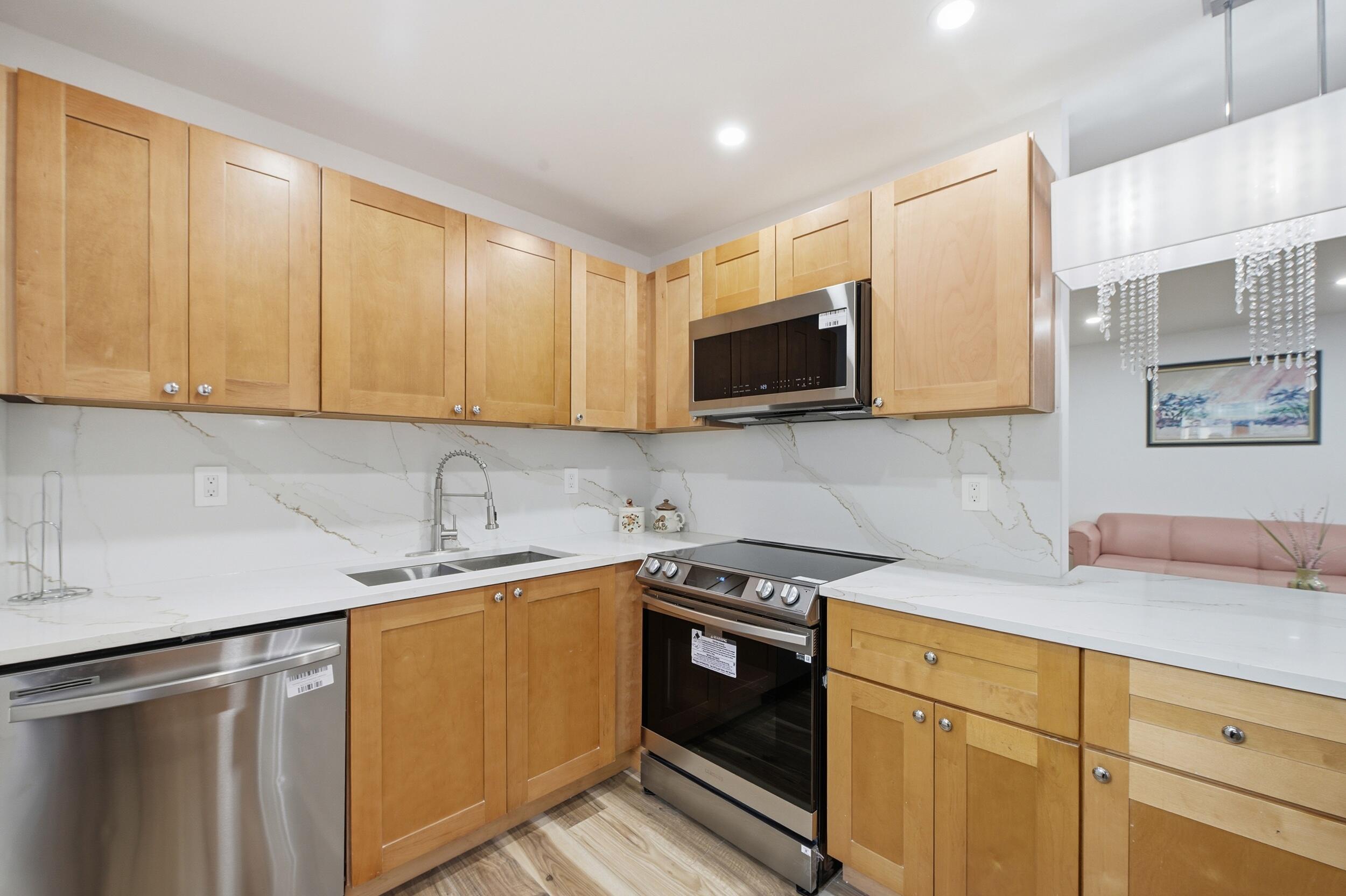 468 Normandy Lane Delray Beach, FL 33484 - Photo 8 of 66 DSC_3863