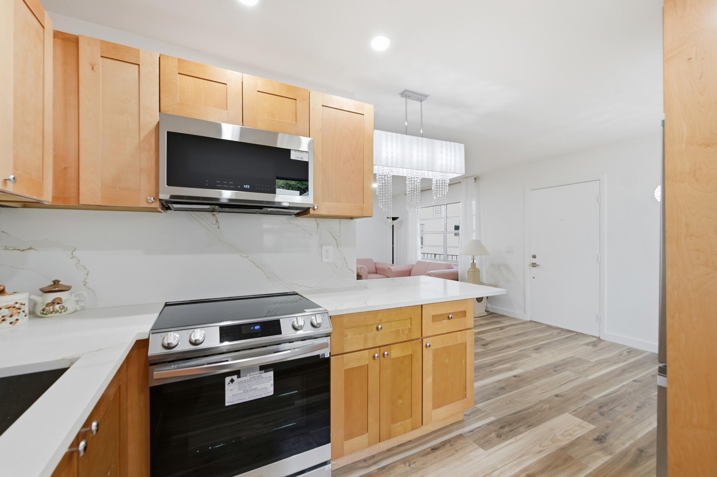 468 Normandy Lane Delray Beach, FL 33484 - Photo 9 of 66 DSC_3868