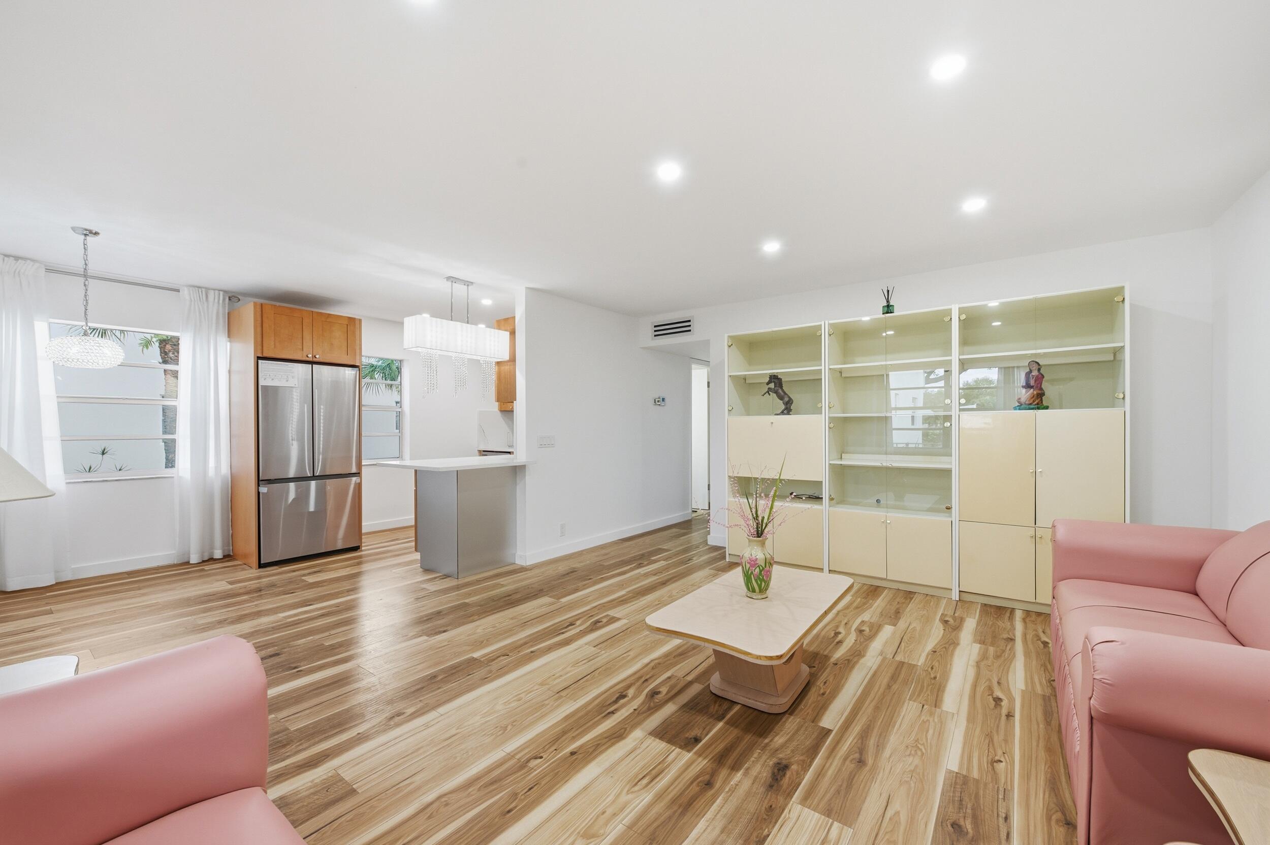 468 Normandy Lane Delray Beach, FL 33484 - Photo 10 of 66 DSC_3813