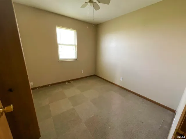 $109,950 | 425 South Main Street, St. Elmo, IL 62458