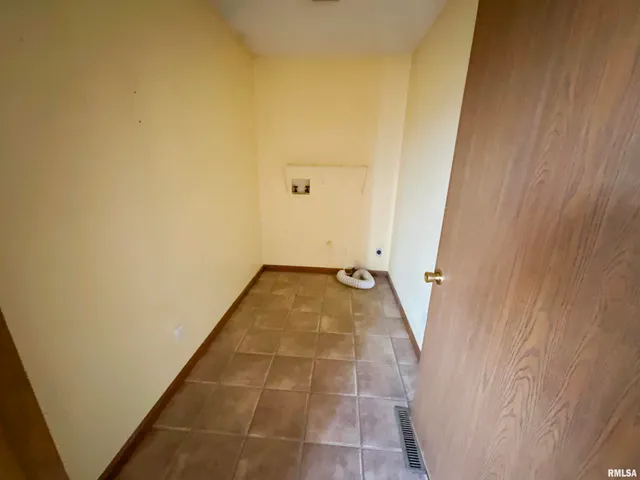 $109,950 | 425 South Main Street, St. Elmo, IL 62458