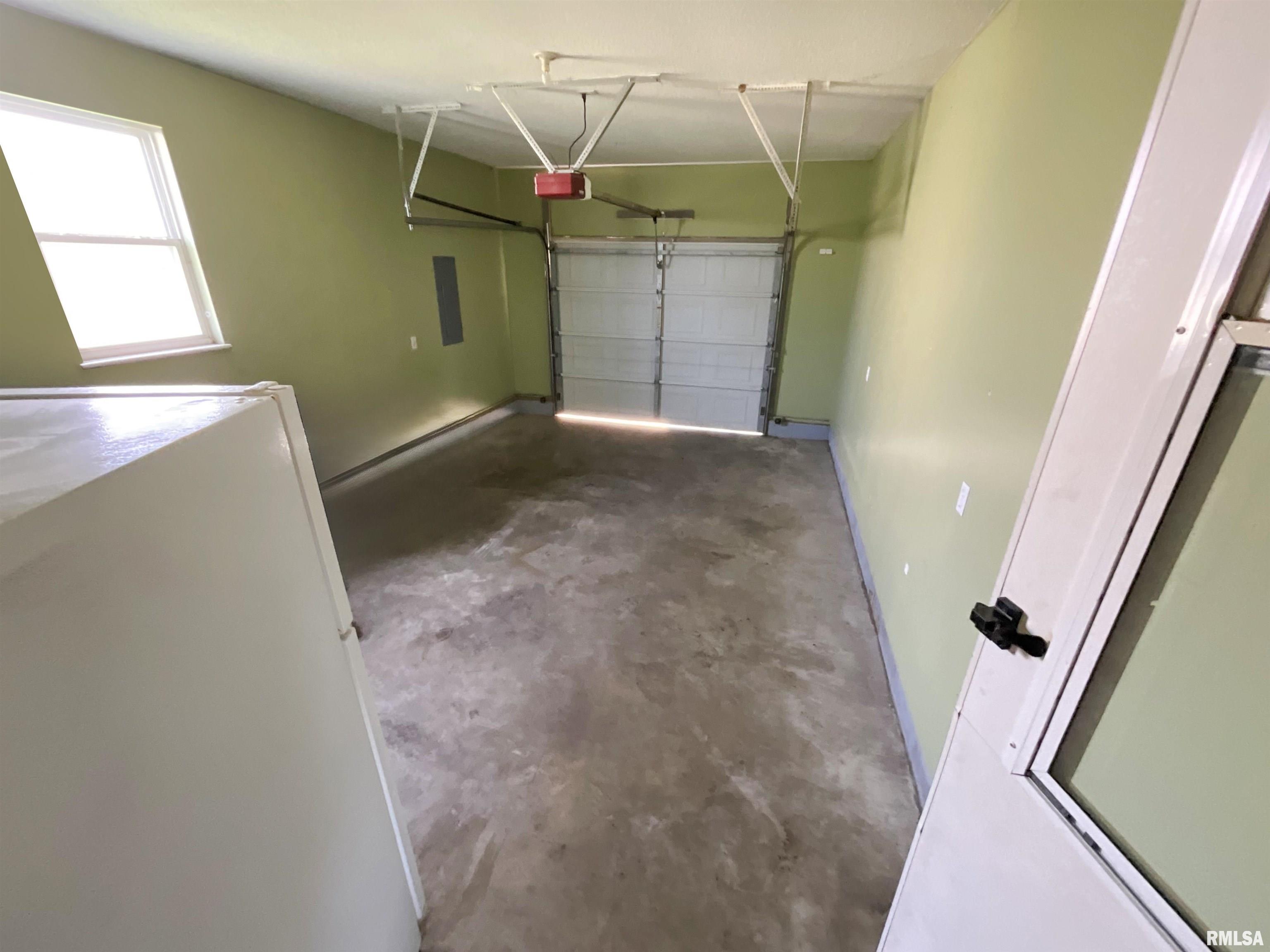 425 South Main Street St. Elmo, IL 62458 - Photo 19 of 20