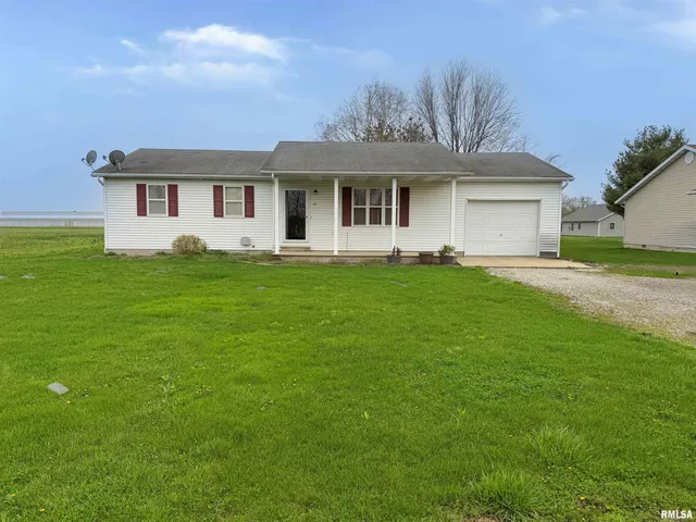 $109,950 | 425 South Main Street, St. Elmo, IL 62458