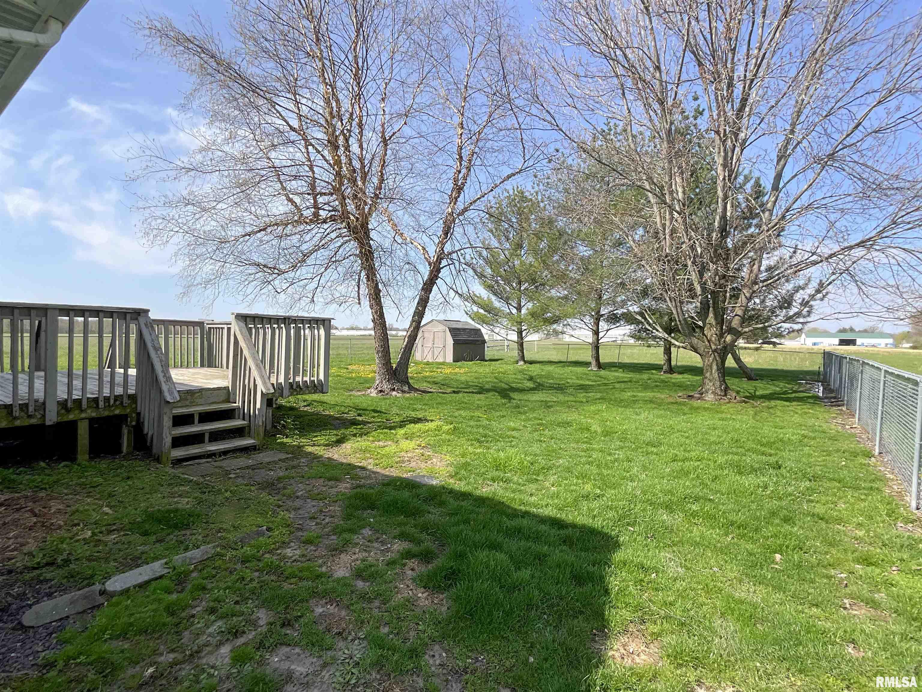 425 South Main Street St. Elmo, IL 62458 - Photo 7 of 20