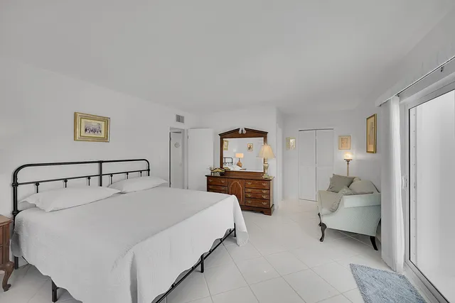 a view of walk in closet