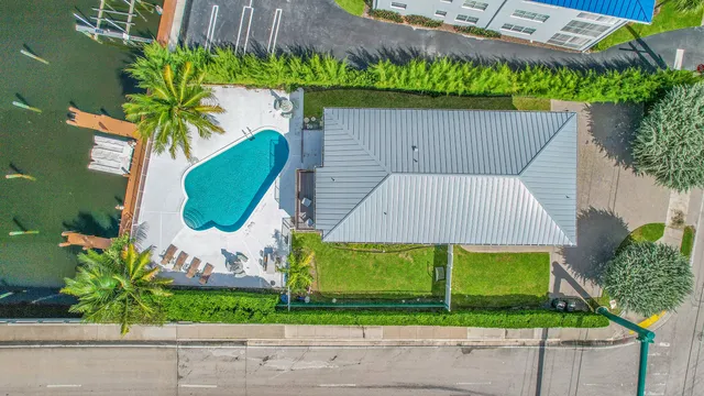 $6,500 | 1702 South Ocean Boulevard, Delray Beach, FL 33483
