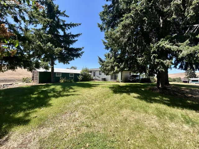 $330,000 | 10 Northeast Klinger Street, Dufur, OR 97021