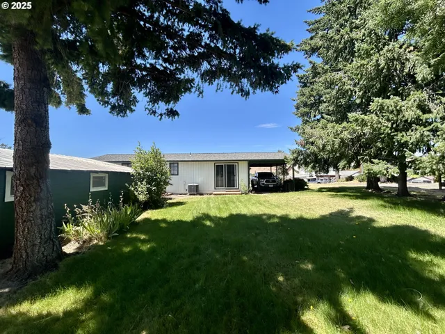 $330,000 | 10 Northeast Klinger Street, Dufur, OR 97021