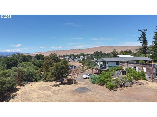 $330,000 | 10 Northeast Klinger Street, Dufur, OR 97021