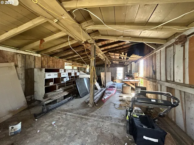 $330,000 | 10 Northeast Klinger Street, Dufur, OR 97021