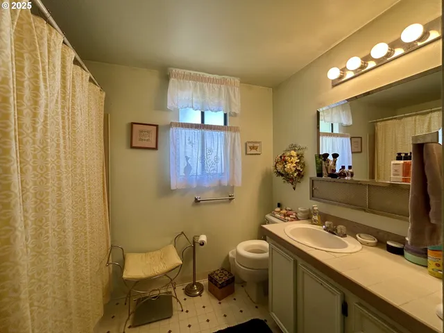 $330,000 | 10 Northeast Klinger Street, Dufur, OR 97021