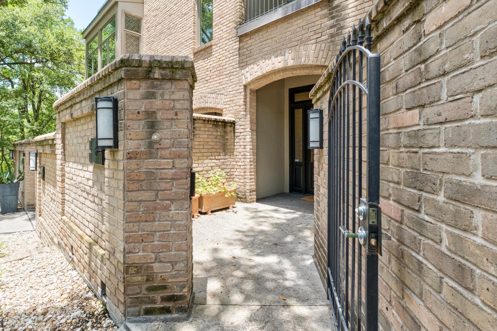 3718 Bridle Path Austin, TX 78703 - Photo 2 of 30 Private entrance to the townhouse, steps from Lake Austin