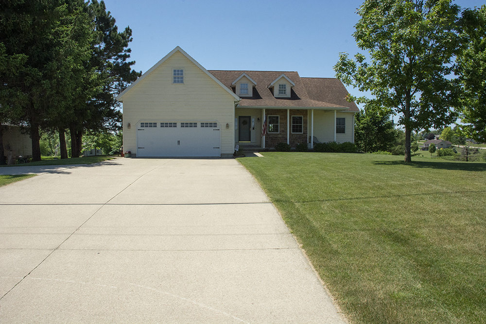 23159 Hazel Road Sterling, IL 61081 - Photo 3 of 49