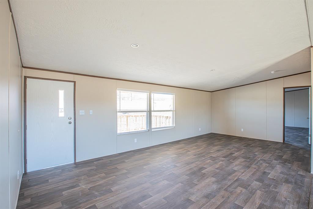 245 Lelon Lane Springtown, TX 76082 - Photo 12 of 31