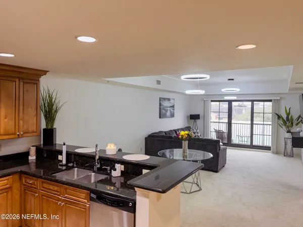 $2,150 | 1478 Riverplace Boulevard, Unit 401, Jacksonville, FL 32207