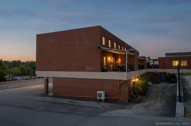 $2,950 | 60 Connecticut Avenue, Unit 5, Norwalk, CT 06850