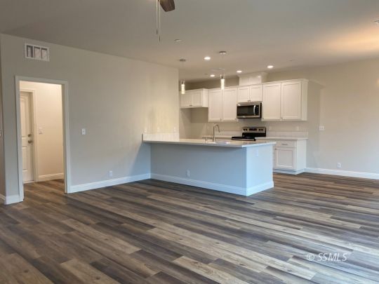 416 Christopher Court Ridgecrest, CA 93555 - Photo 5 of 29
