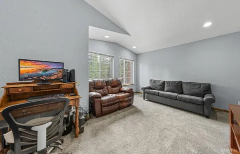 $905,000 | 1870 Jicarilla Drive, South Lake Tahoe, CA 96150