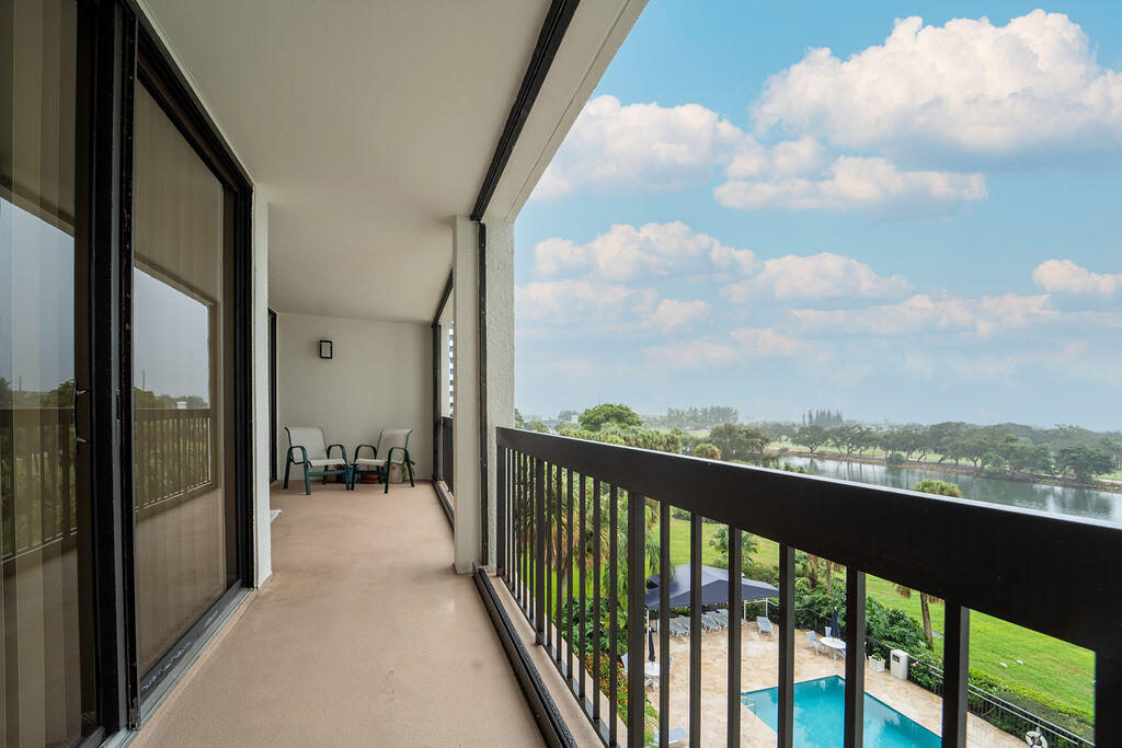 356 Golfview Road, Unit 505 North Palm Beach, FL 33408 - Photo 19 of 30 356GolfView505o-5