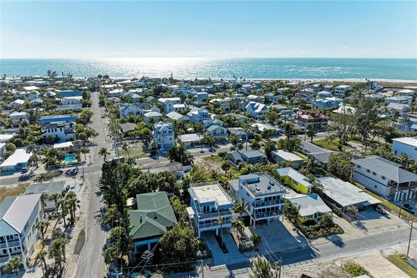 $1,949,999 | 872 North Shore Drive, Anna Maria, FL 34216
