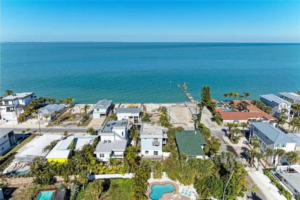 $1,949,999 | 872 North Shore Drive, Anna Maria, FL 34216