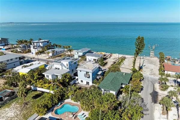 $1,949,999 | 872 North Shore Drive, Anna Maria, FL 34216