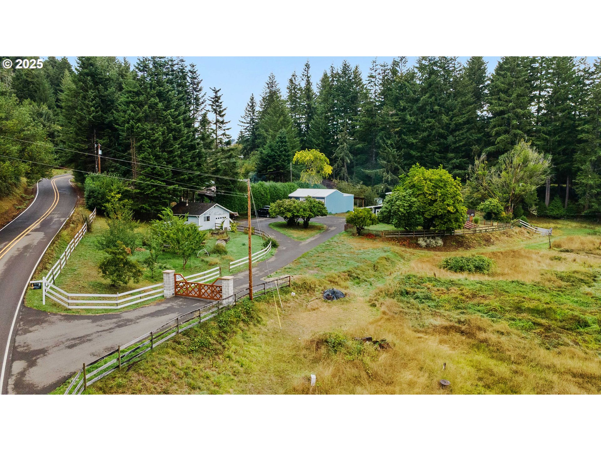 61007 Old Wagon Road Coos Bay, OR 97420 - Photo 6 of 48 Gallery Image 6