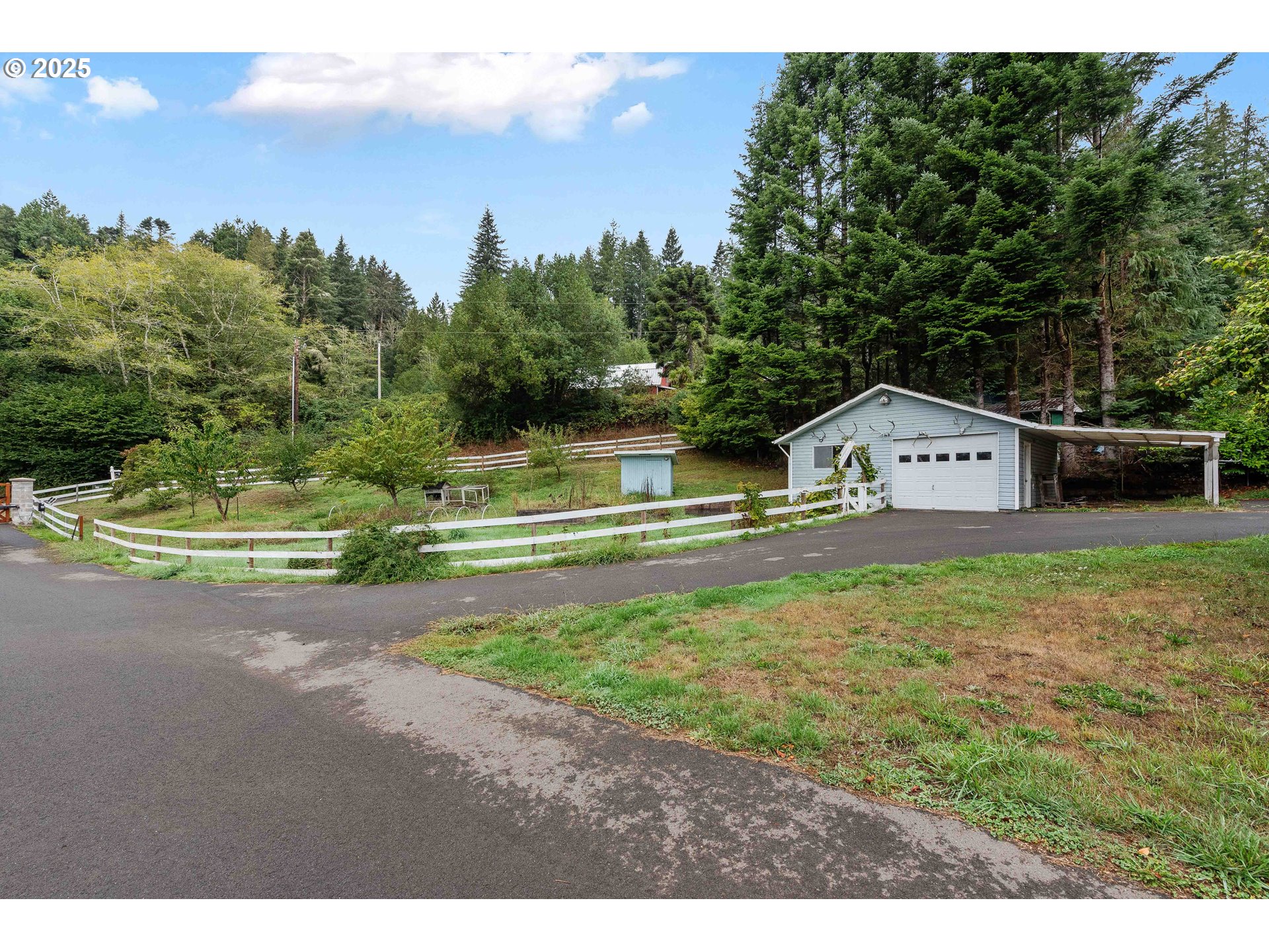61007 Old Wagon Road Coos Bay, OR 97420 - Photo 9 of 48 Gallery Image 9
