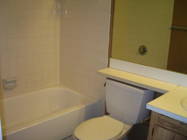 6701 Mallards Cove Road, Unit 18H Jupiter, FL 33458 - Photo 8 of 12 110604 Master Bathroom