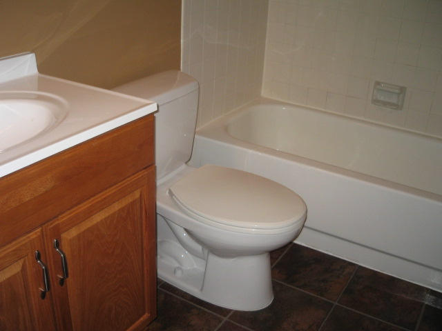 6701 Mallards Cove Road, Unit 18H Jupiter, FL 33458 - Photo 10 of 12 110604 2nd Bathroom