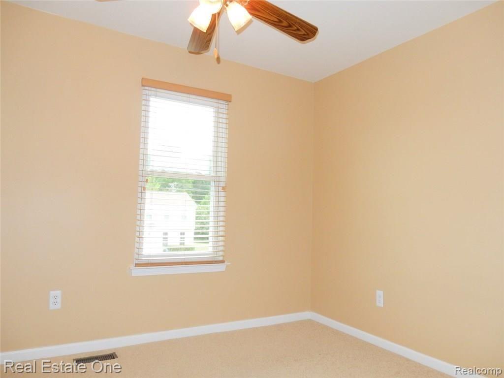 385 Arlington Drive Rochester, MI 48307 - Photo 35 of 64 bedroom (5) (Large).JPG