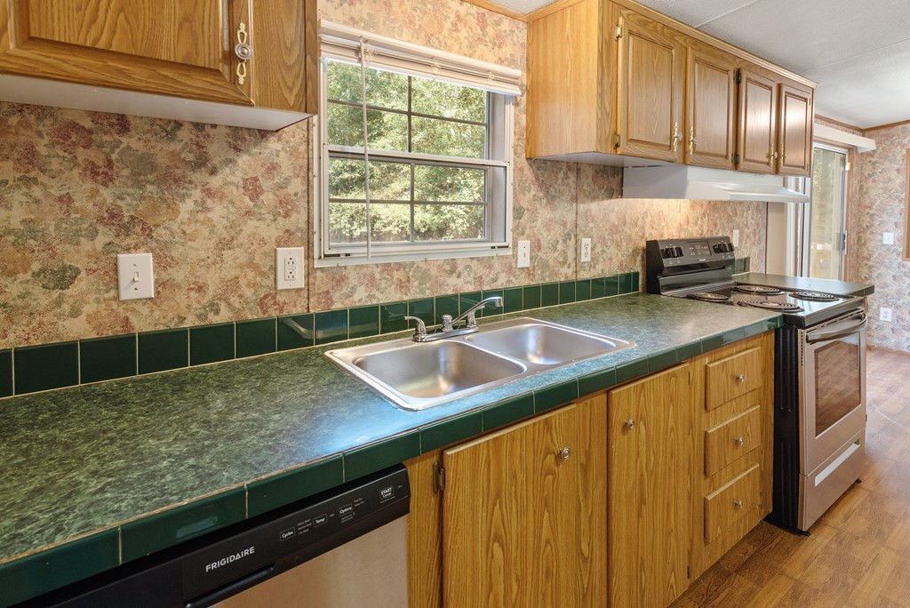 189 Paces Creek Road Trenton, SC 29847 - Photo 8 of 37 New Appliances