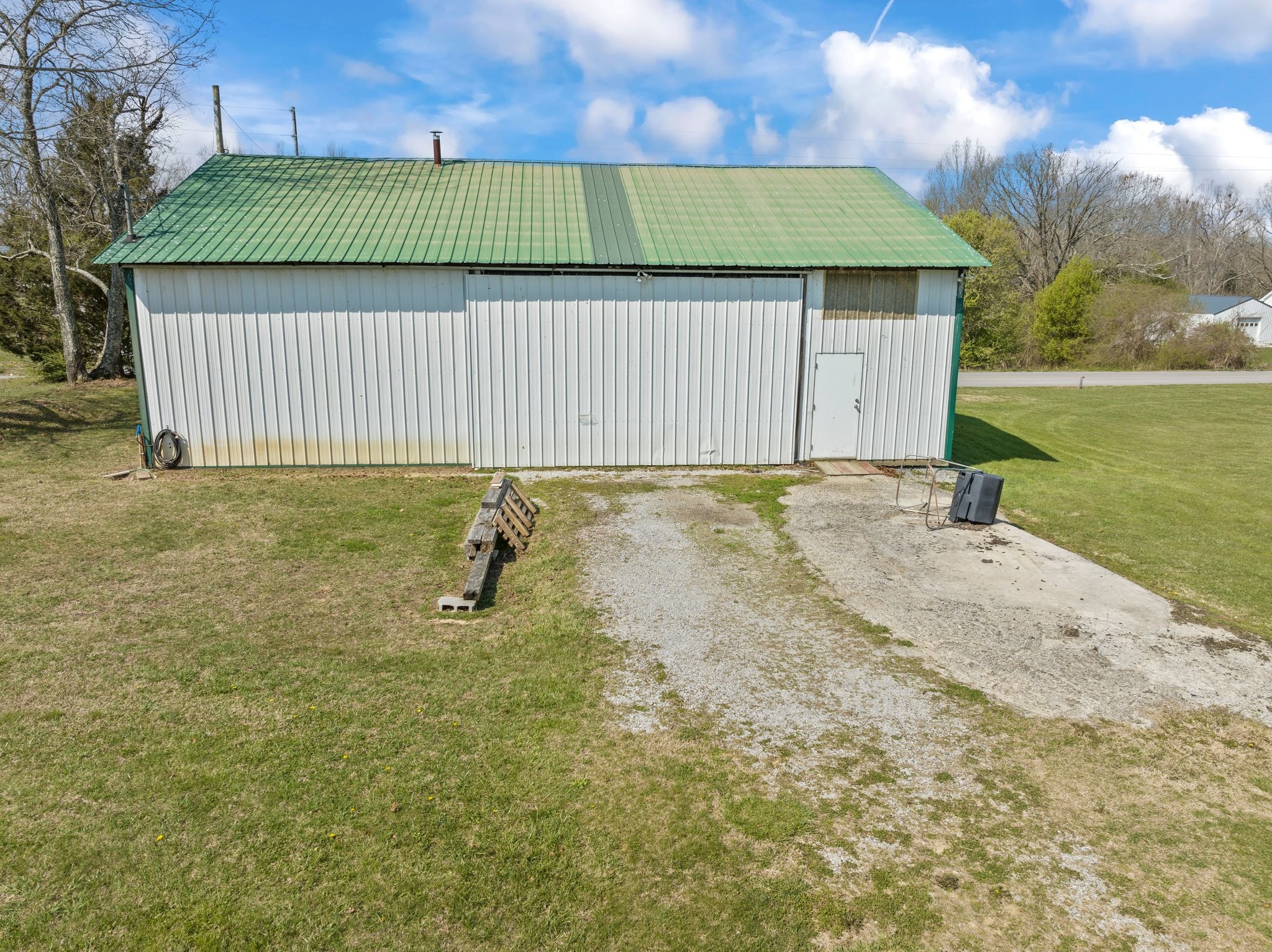 4239 Sixteenth Model Road Manchester, TN 37355 - Photo 34 of 56 a view of a backyard