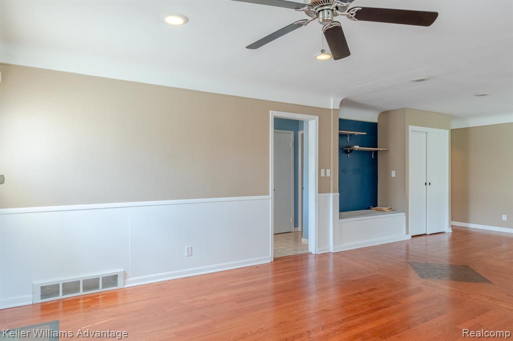 33401 Defour Drive Sterling Heights, MI 48310 - Photo 8 of 38