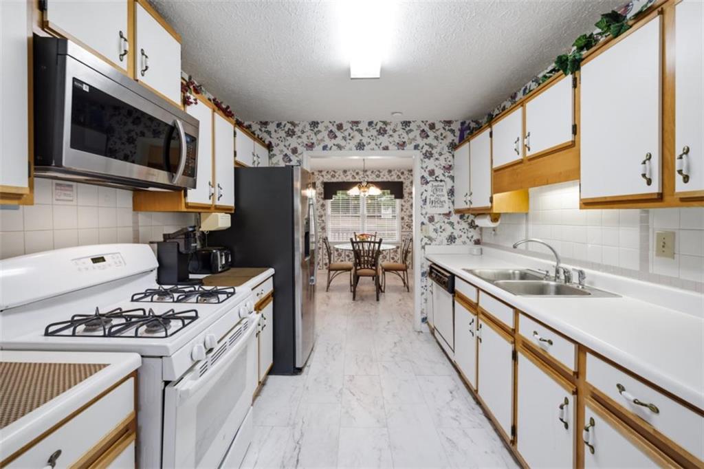 285 Burch Road Fayetteville, GA 30214 - Photo 10 of 37
