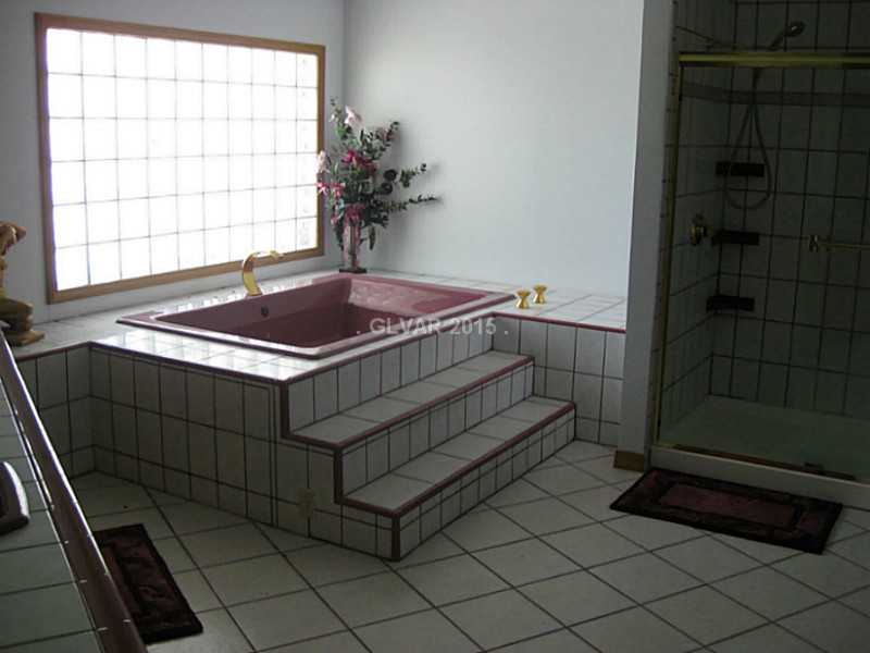 719 Luscombe Avenue Sandy Valley, NV 89019 - Photo 22 of 34 Master Bath/Spa.